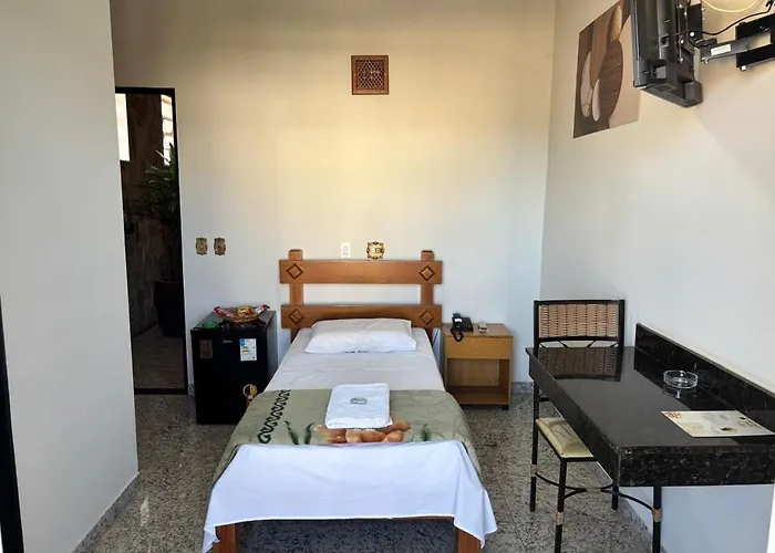 Diplomata Hotel